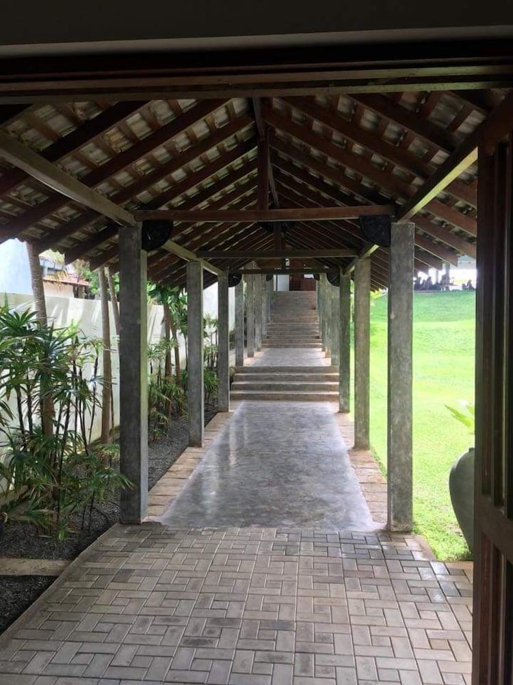 The Beach Boutique Uswetakeiyawa Exterior foto